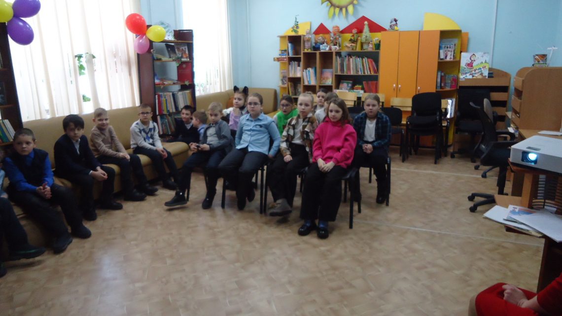 В районной детской библиотеке прошел урок мужества «Сталинград – бессмертный город, воин, патриот»