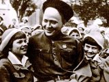 Аркадий Петрович Гайдар (настоящее имя — Голиков Аркадий Петрович) 9 (22) января 1904 — 26 октября 1941) — советский писатель, автор детских книг, киносценарист, участник Гражданской и Великой Отечественной войн.