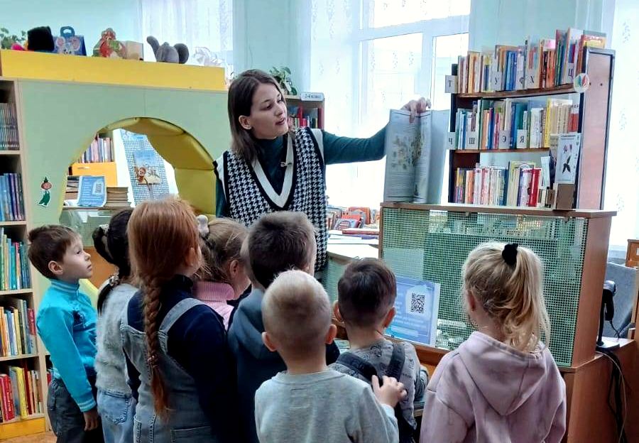 В октябре-ноябре воспитанники ещё трех детских садов познакомились с районной детской библиотекой