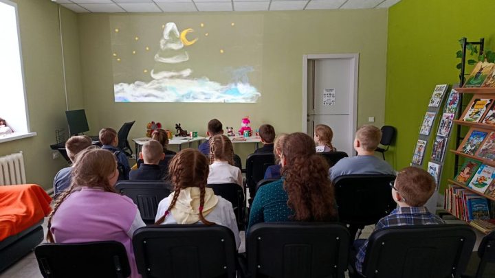 Литературный флешмоб «Идёт бычок, качается…»