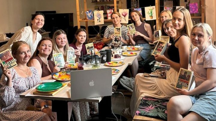 Книжному клубу «Люди, книги и кофе» 2 года !
