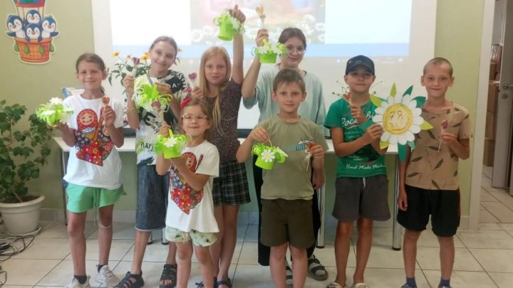 День семьи, любви и верности в библиотеке на улице Кооперативной, 5а прошел весело, интересно и вкусно.